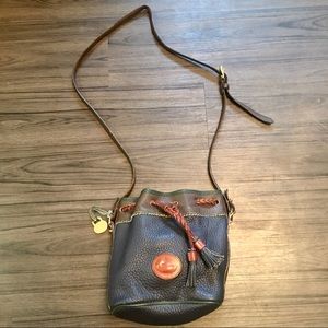 Vintage Dooney & Bourke handbag w shoulder strap